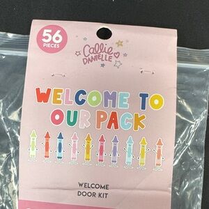 Callie Danielle Welcome to our Pack Door Kit - Multicolor 16 letters 40 crayons